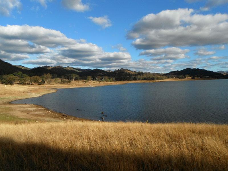 Camping on the edge of Chaffey DamOne of many great waterfront campsites at Chaffey Dam