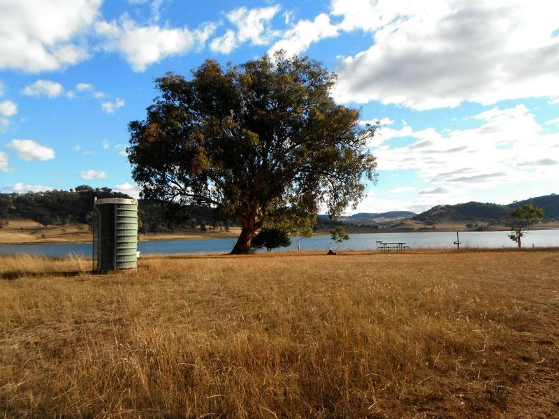 Windy Loo at Chaffey DamAs well as the main amenities block, there are also windy loos scattered around the dam, which is handy if you want to camp further away from the main area.