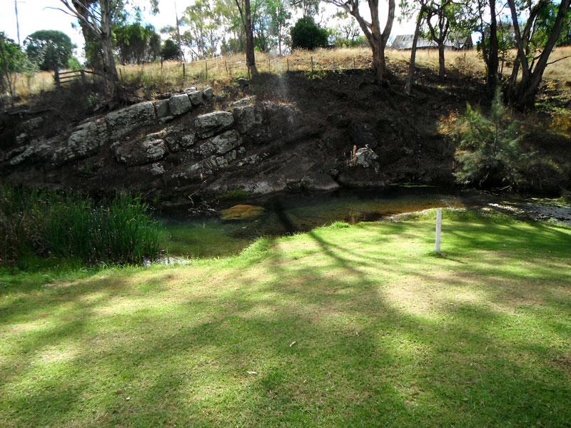 Nice spot for a tentThis spot looked like the pick for a tent site, right on the edge of Quirindi creek.