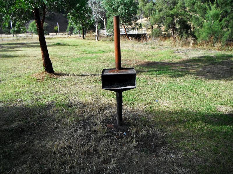 Camp oven at Swamp Creek ReserveThere are a couple of built fireplaces like these, but most people seem to just use a ring of rocks on the ground.