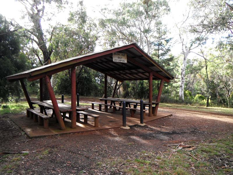 Picnic Area at Sheba DamGreat area for cooking and eating if the weather turns bad.