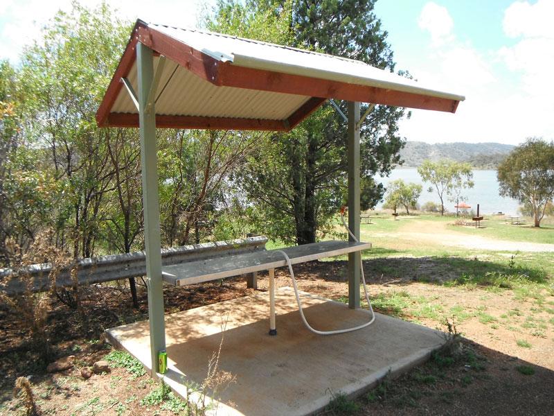 Fish cleaning table at Split Rock Recreation ReserveNot a bad fish cleaning table with running water