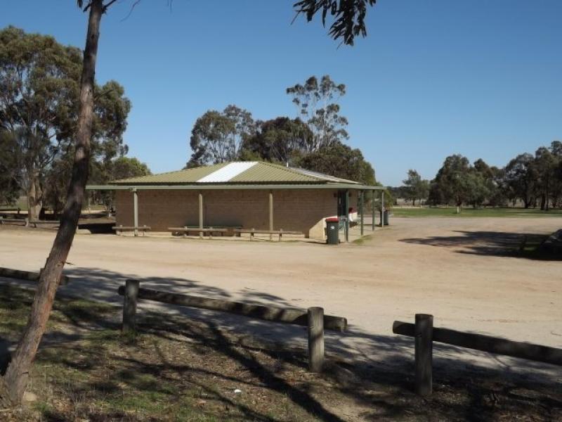 Green Hill LakeToilets and showers