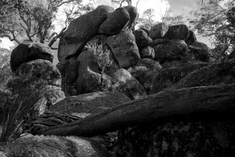 Near Cathedral RocksThe circuit walk from Barokee Campground to Cathedral Rocks offers some excellent scenery