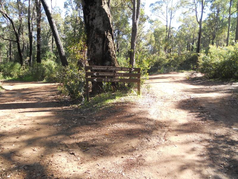 Marrinup (Townsite)Sign near railway line coming from Grey Road