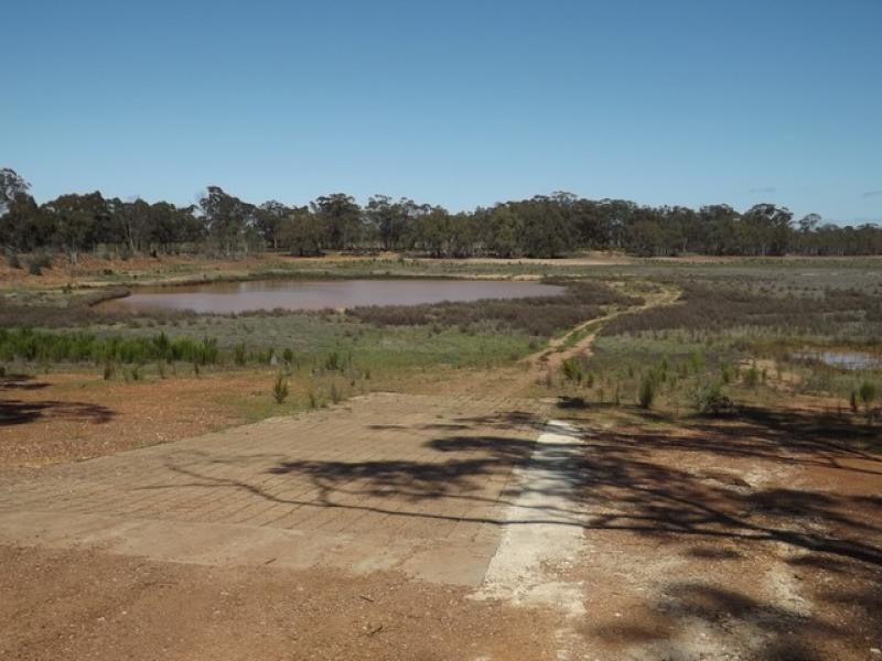 Skinners Flat Reservoir Parklittle water left