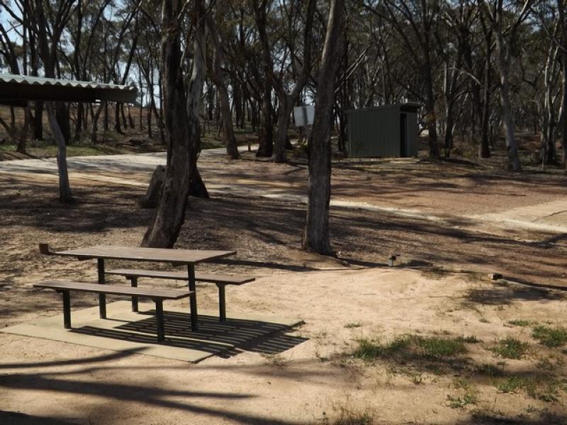 Skinners Flat Reservoir ParkToilet by boat ramp