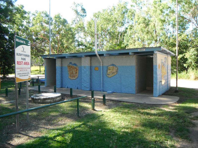 Toilet Block at Bushy ParkerThe toilet blocks are well maintained and have flushing toilets.