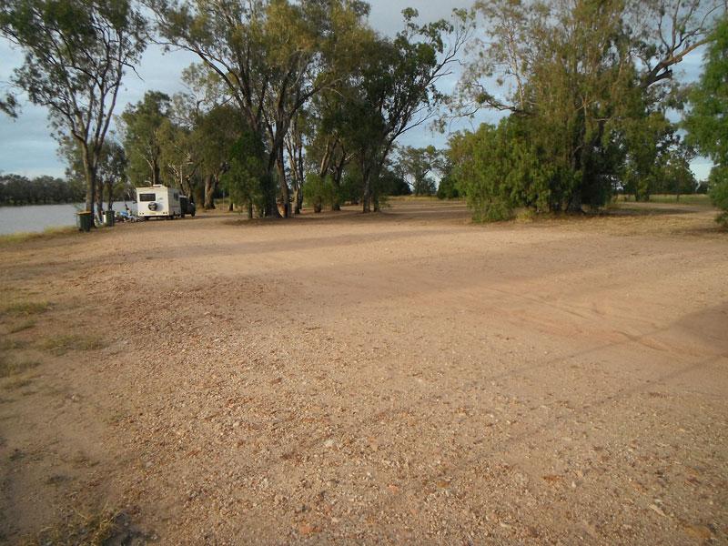 Plenty of room for caravansThere are some large gravel areas (as well as grassy spots) to choose from. Well suited to caravans or tents.