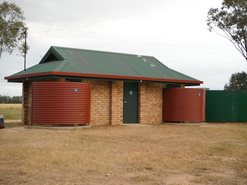 Well maintained toilet blocksThe toilet blocks are very well maintained with a disabled access toilet in the middle.