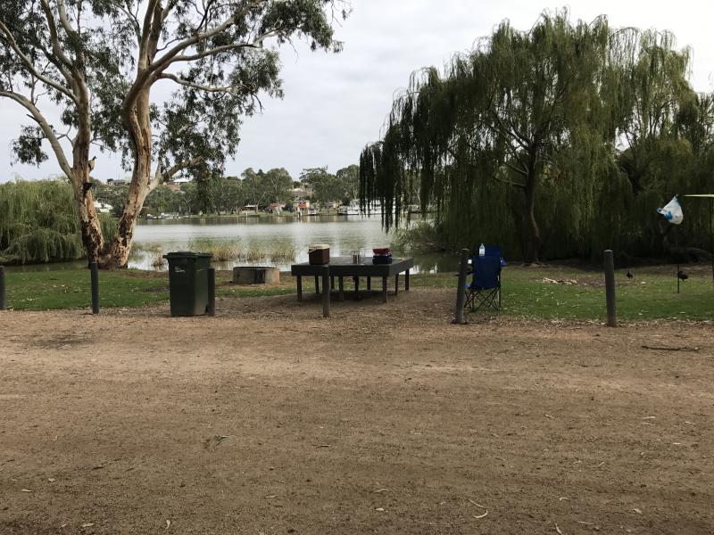 MannumGrassed area right on the bank of the river