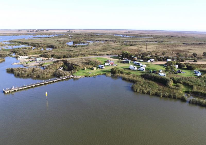 Narrung FerryCampsite with jetty on the left and the ferry site slightly above