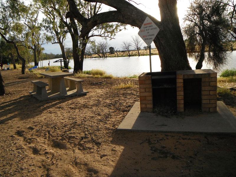 Picnic tables and Barbecue on the edge of the lagoon You will need to bring your own firewood, however there are good quality wood barbecues right on the edge of the lagoon.